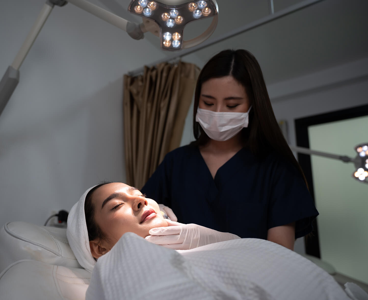 Tralē Beauty wax service in the treatment room